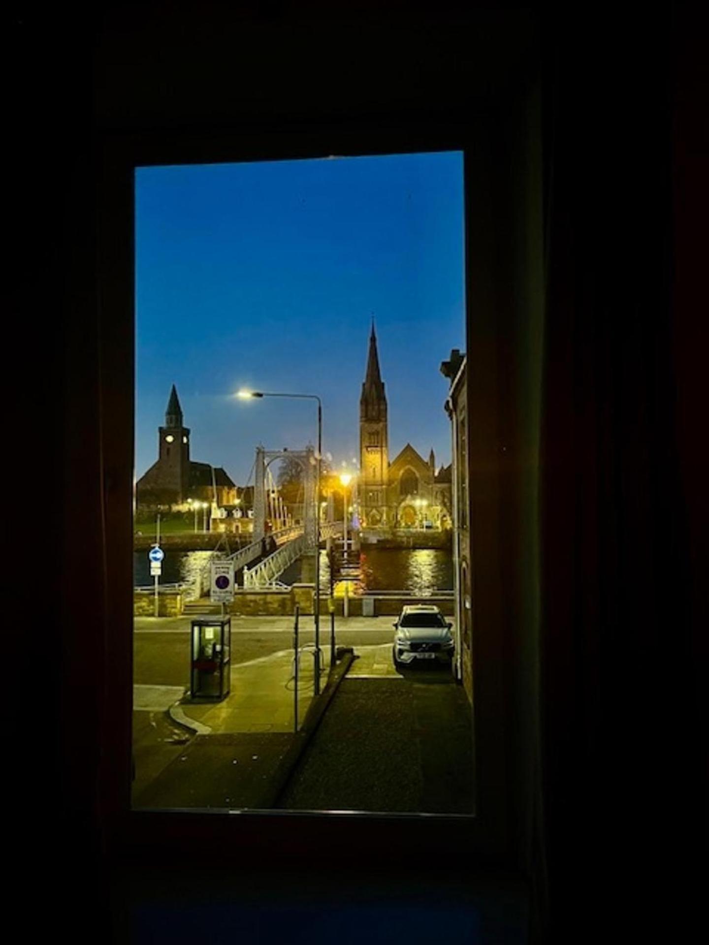 Stunning Spacious Apartment On River Ness Inverness Exterior foto